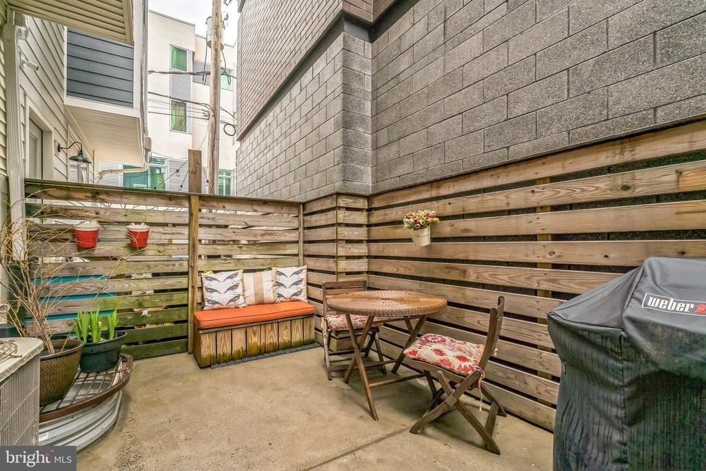 219 Green Street - Photo 13