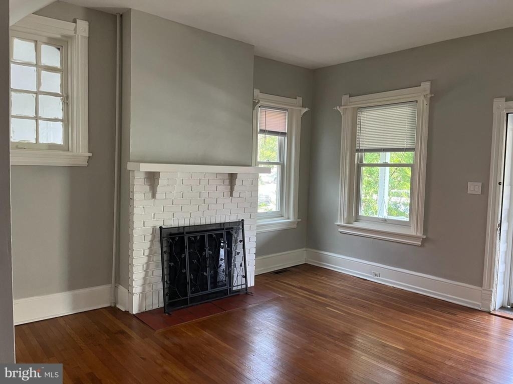 210 Grayling Avenue - Photo 1