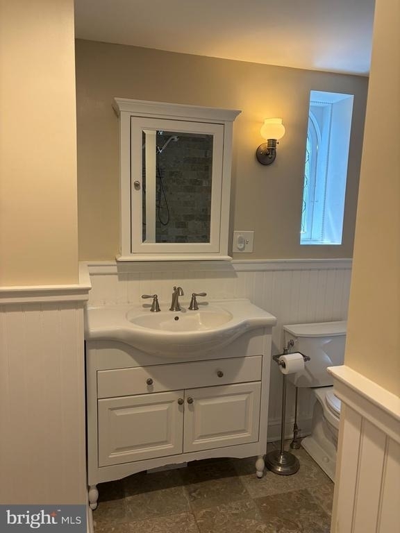 210 Grayling Avenue - Photo 16