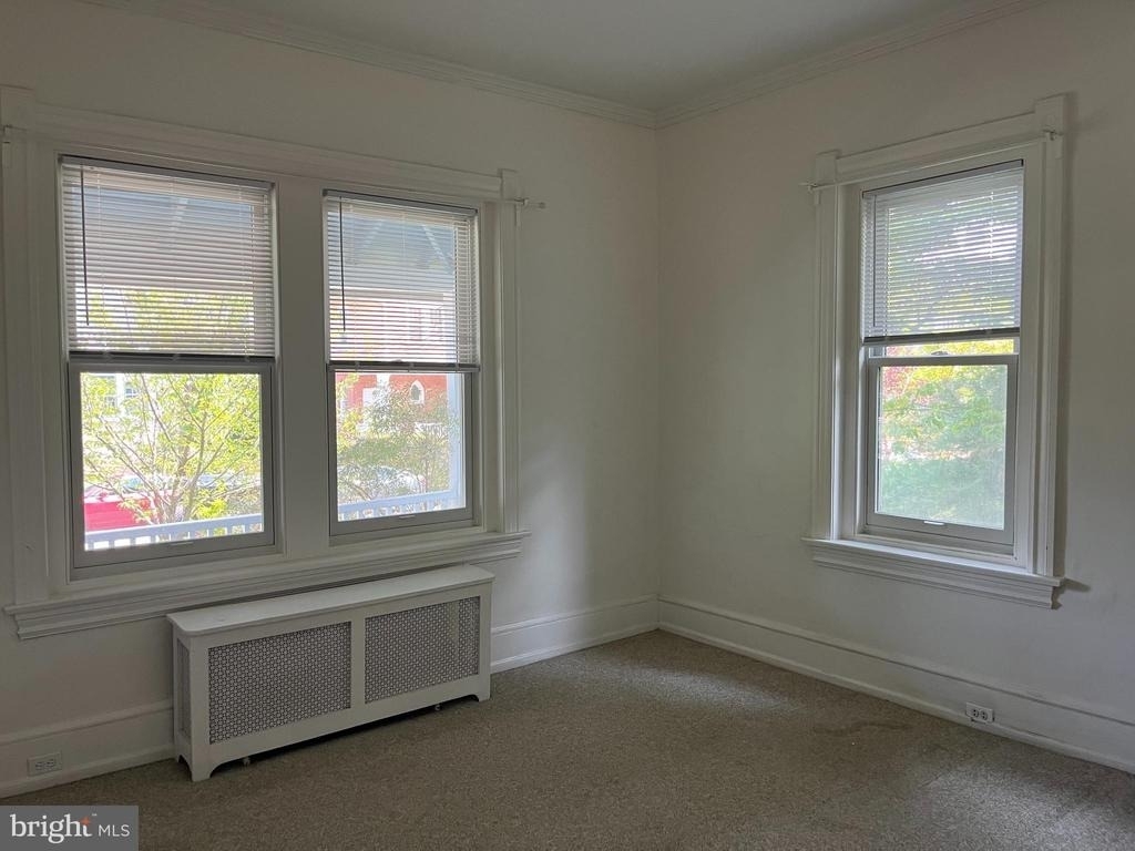 210 Grayling Avenue - Photo 11