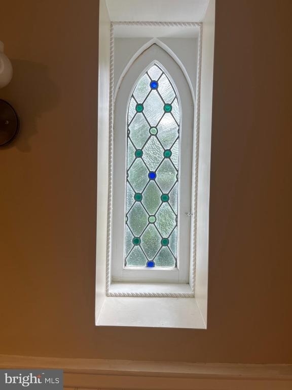 210 Grayling Avenue - Photo 7