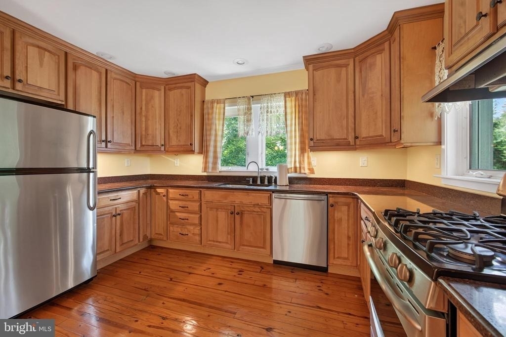1164 E Schuylkill Road - Photo 5