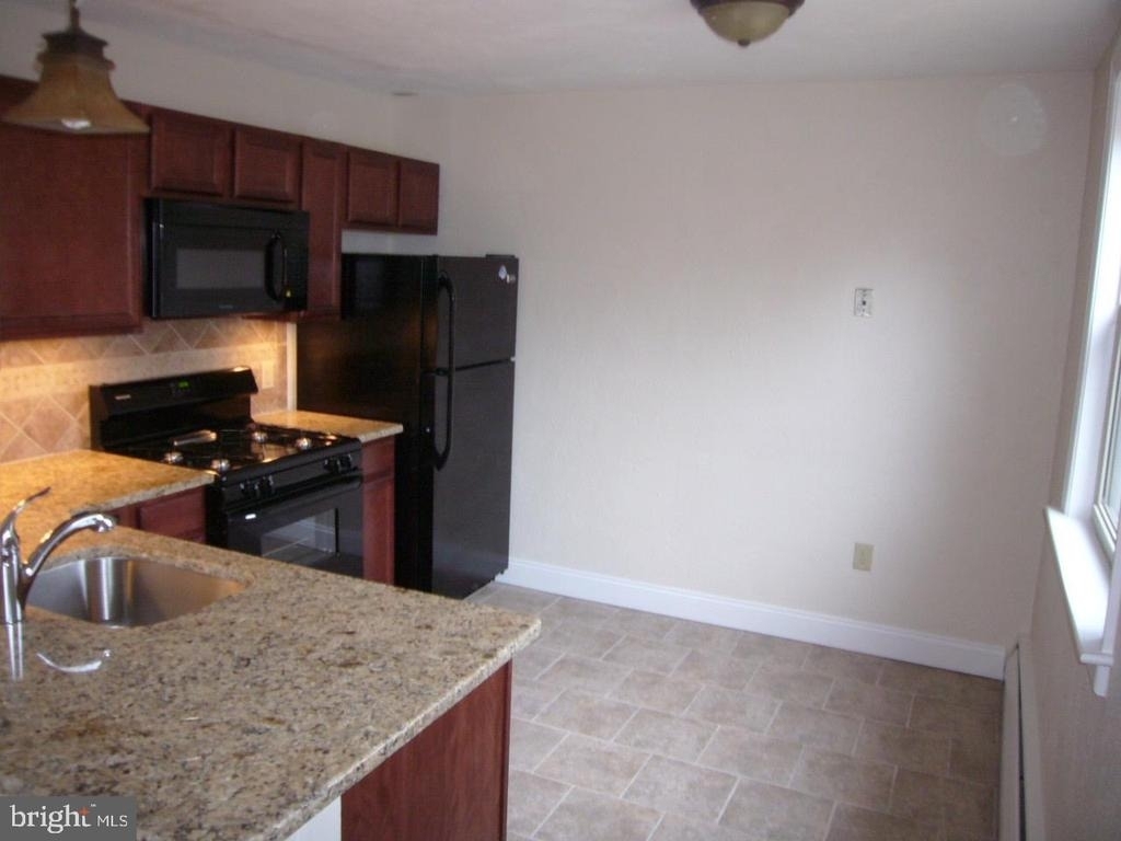 231 Sharpless Street - Photo 4