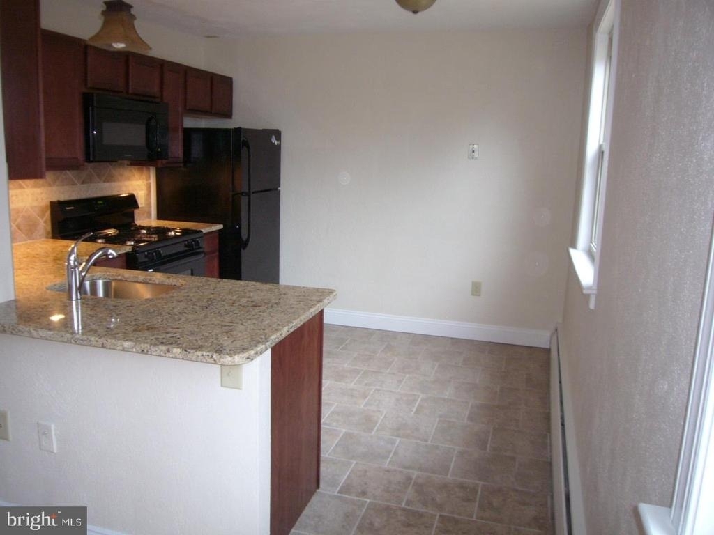 231 Sharpless Street - Photo 3