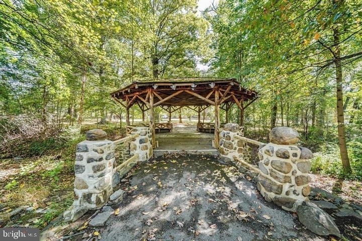 605 W Miner Street - Photo 2