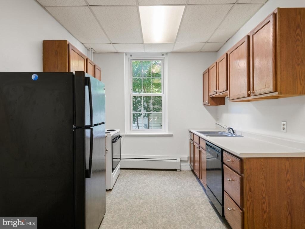 605 W Miner Street - Photo 16