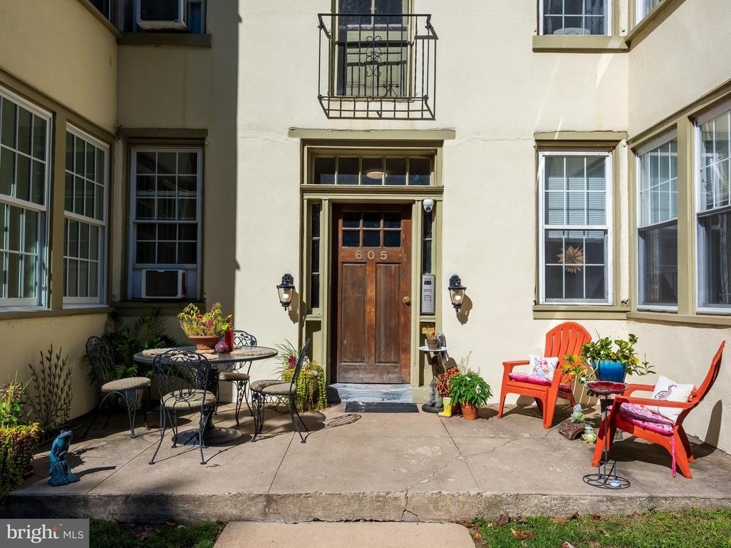 605 W Miner Street - Photo 28