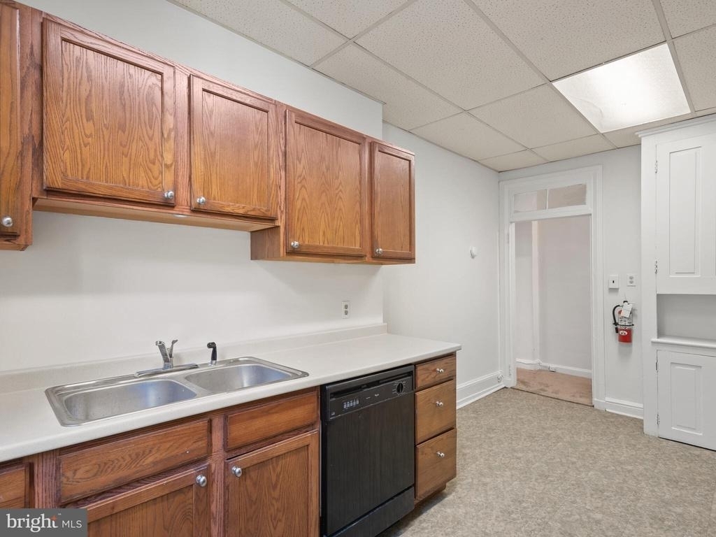605 W Miner Street - Photo 17