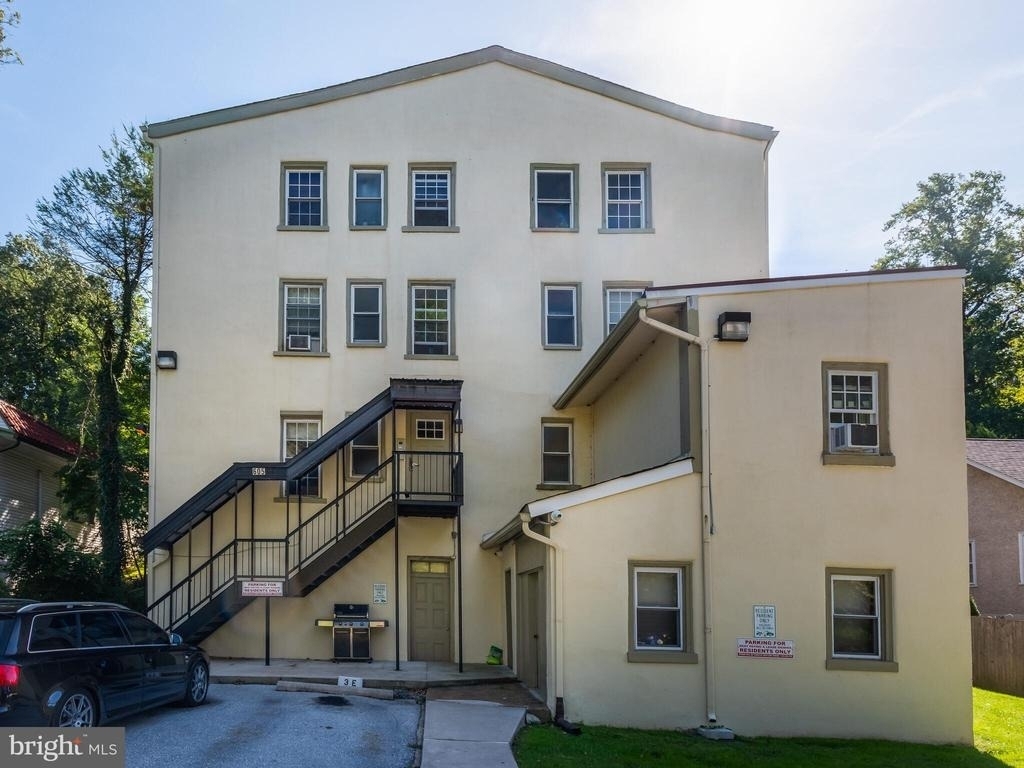 605 W Miner Street - Photo 32