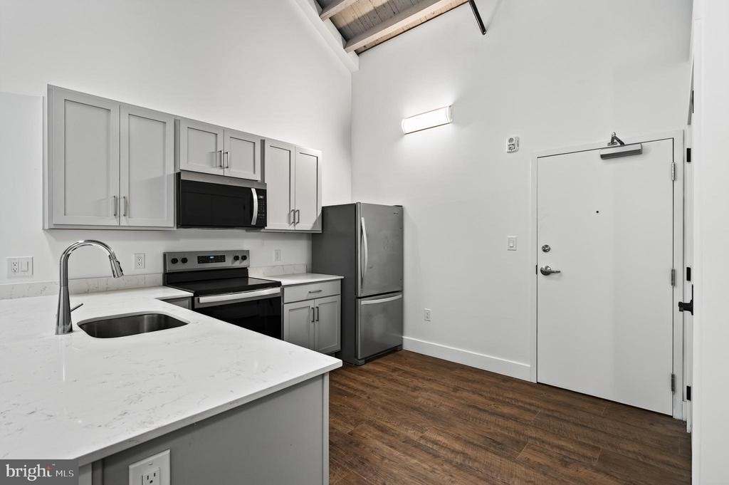 123 S Main Street - Photo 3