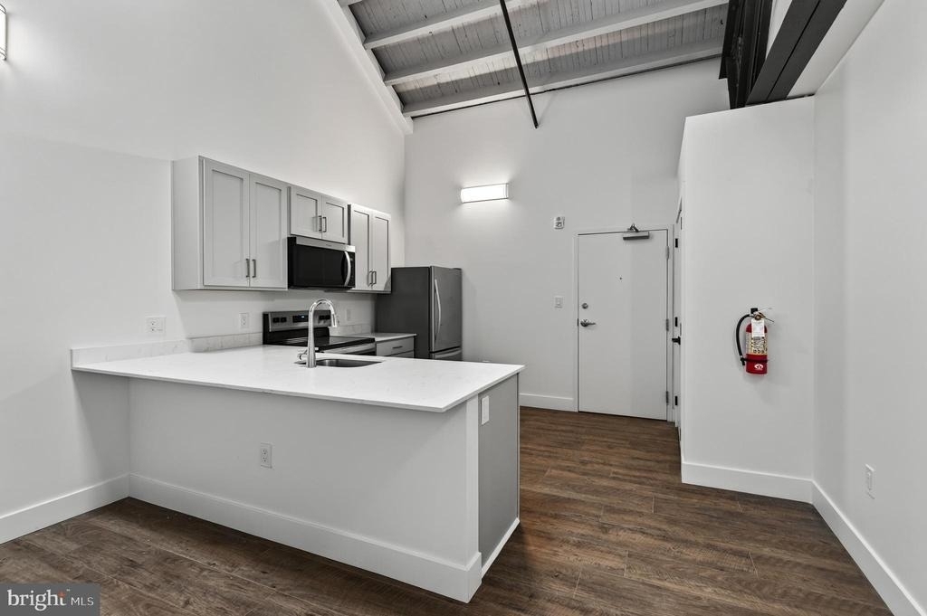123 S Main Street - Photo 4