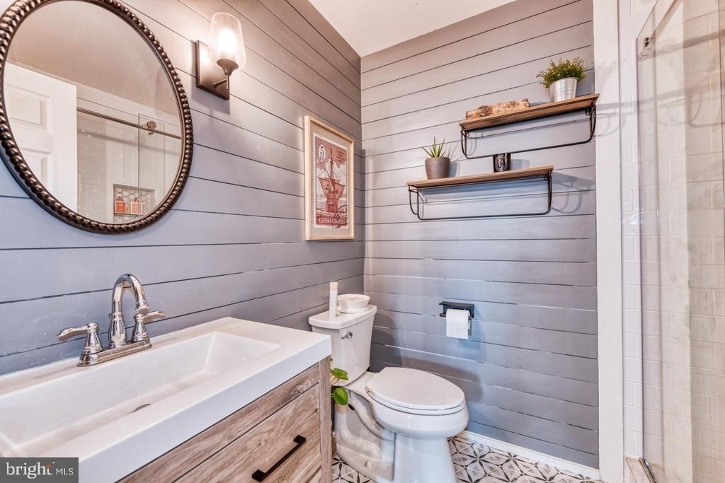 2402 Sterling Road - Photo 10