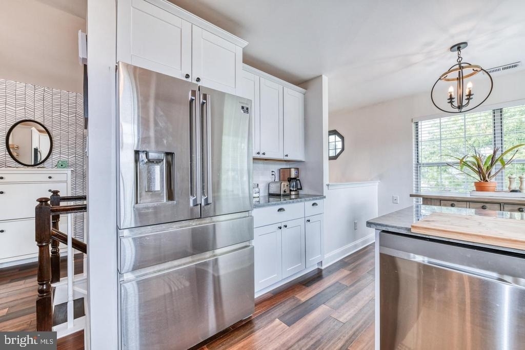 2402 Sterling Road - Photo 4