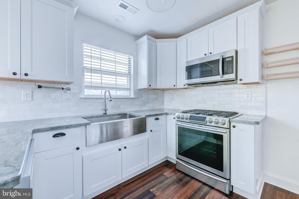 2402 Sterling Road - Photo 5