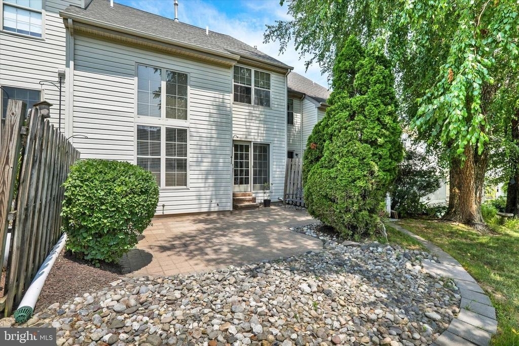 104 Suffield Court - Photo 33