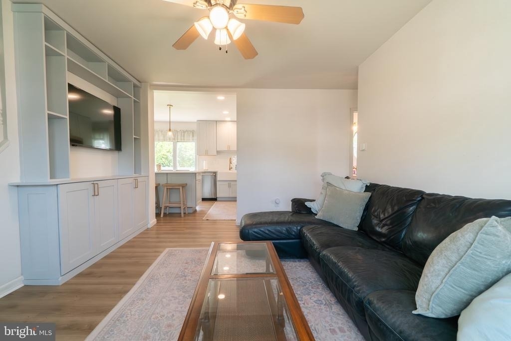 1129 Jefferson Avenue - Photo 3