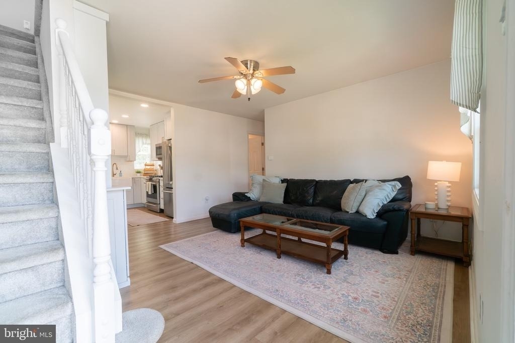 1129 Jefferson Avenue - Photo 2
