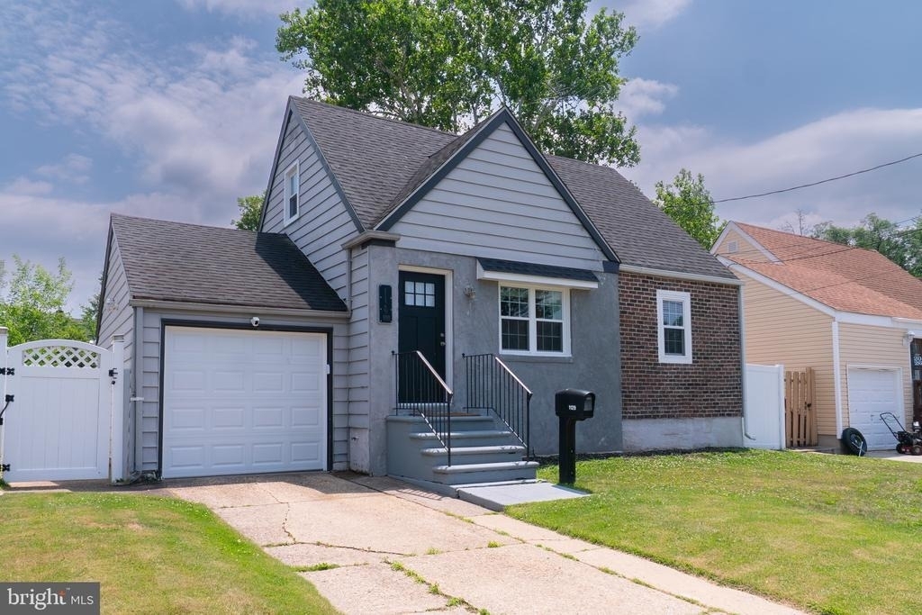 1129 Jefferson Avenue - Photo 1