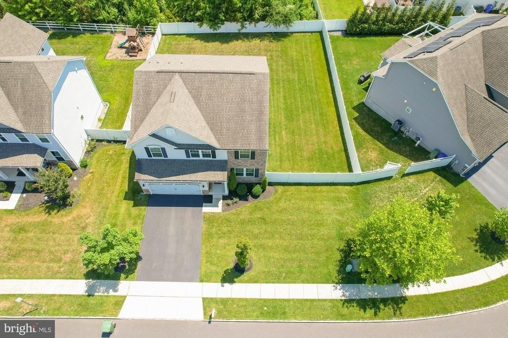27 Carrington Way - Photo 2