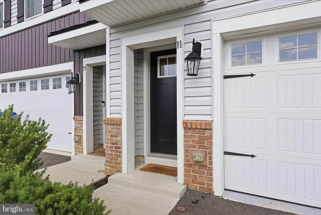 11 Autumn Park Boulevard - Photo 2