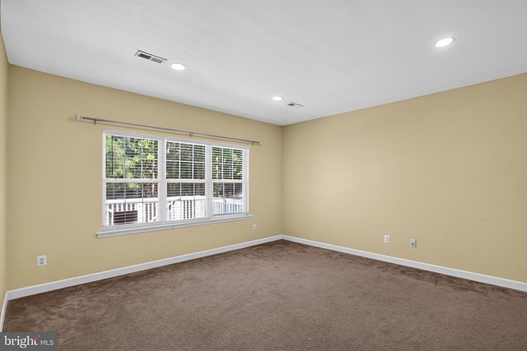 48262 Easton Court - Photo 11