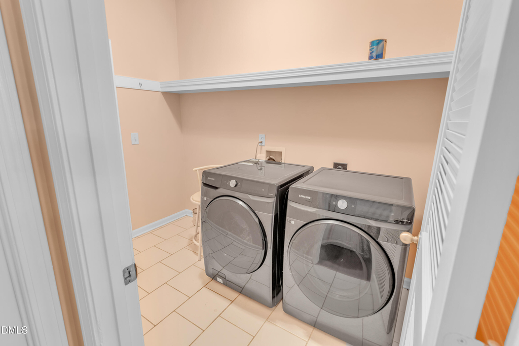 240 Seymour Place - Photo 6