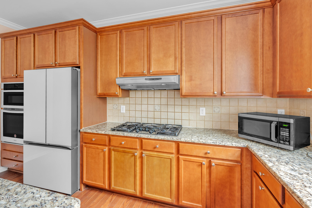 240 Seymour Place - Photo 5