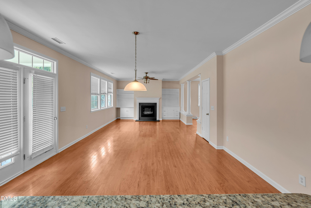 240 Seymour Place - Photo 4