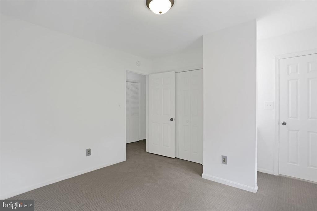 4930 Bradley Boulevard - Photo 12