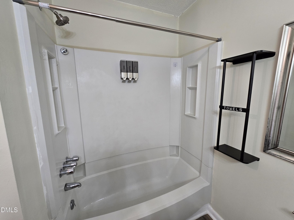 3071 Huntleigh Drive - Photo 3