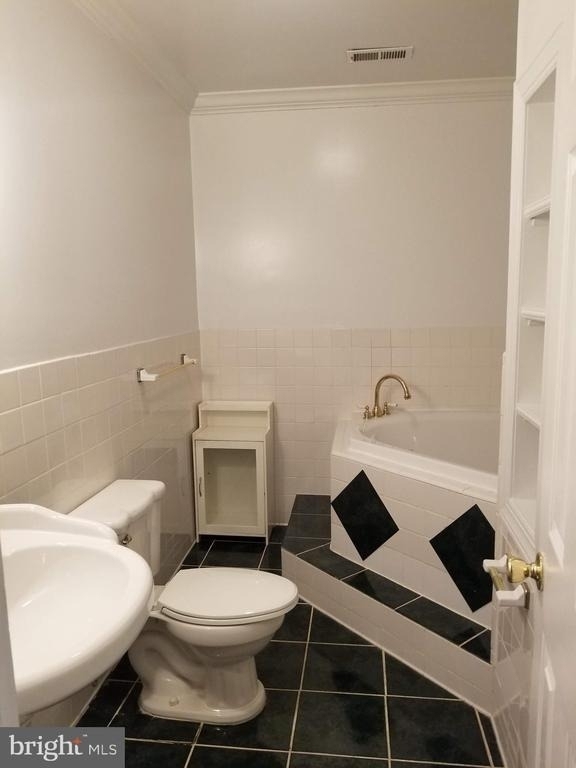 11400 Cherry Hill Road - Photo 10
