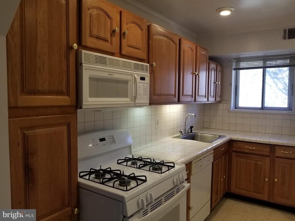 11400 Cherry Hill Road - Photo 4