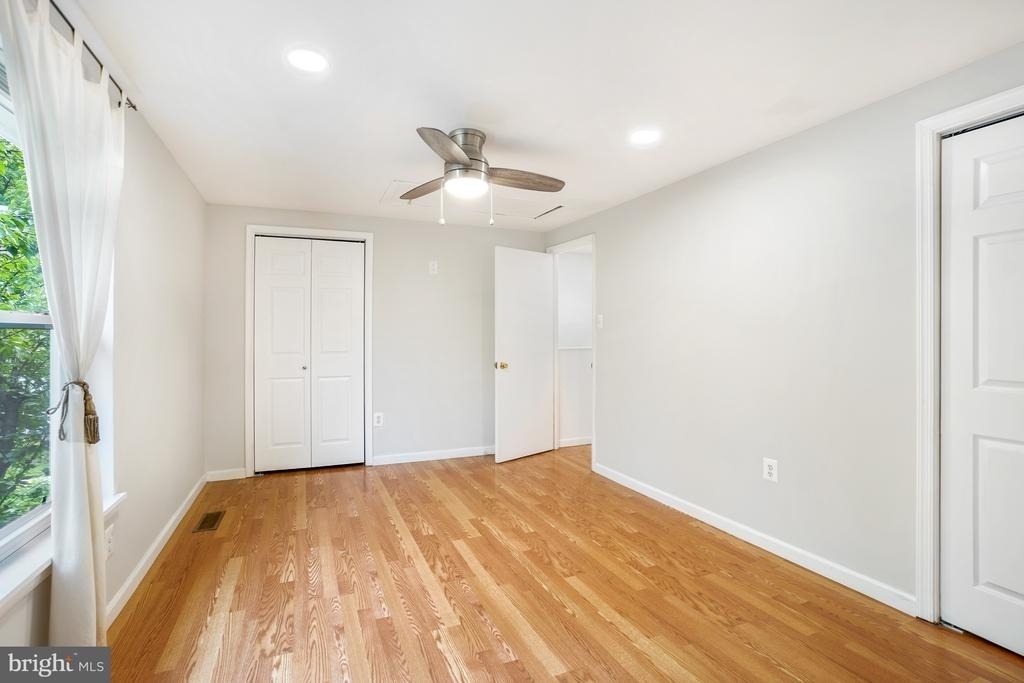12911 Walnut View Court - Photo 17