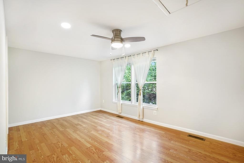 12911 Walnut View Court - Photo 15