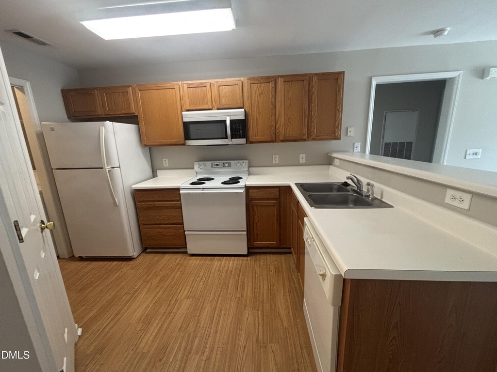 1950 Trailwood Heights Lane - Photo 12