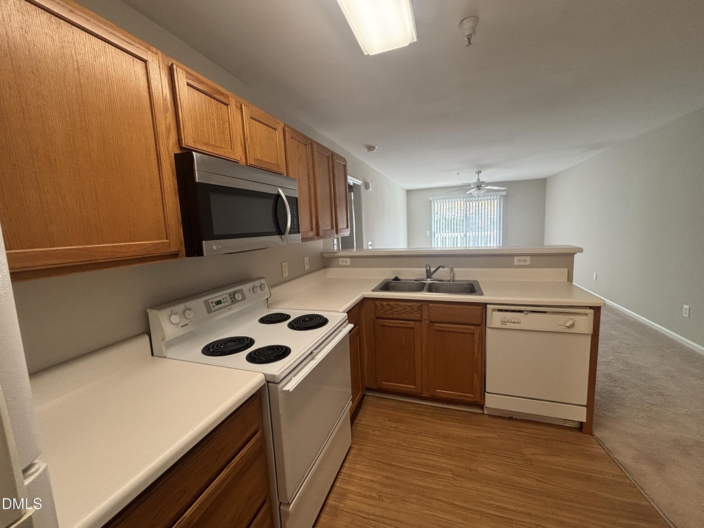 1950 Trailwood Heights Lane - Photo 10