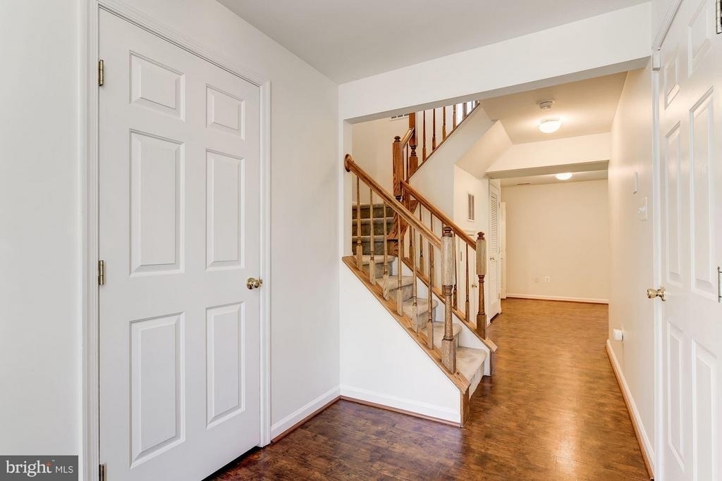 7114 Maiden Point Place - Photo 3