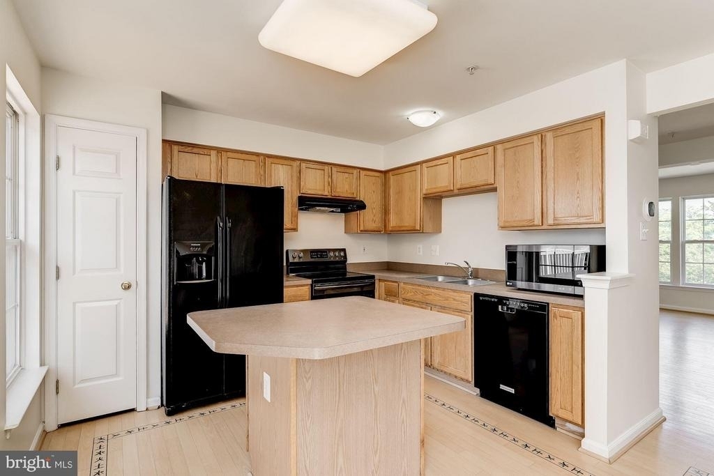 7114 Maiden Point Place - Photo 15