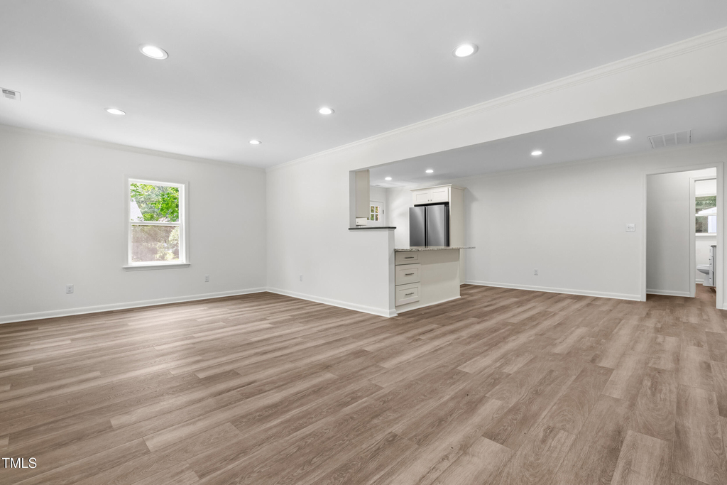 320 Clay Street - Photo 2