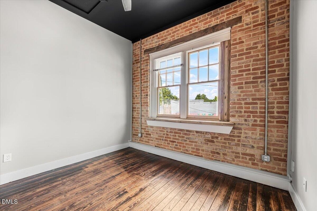 202 S Main Street - Photo 9