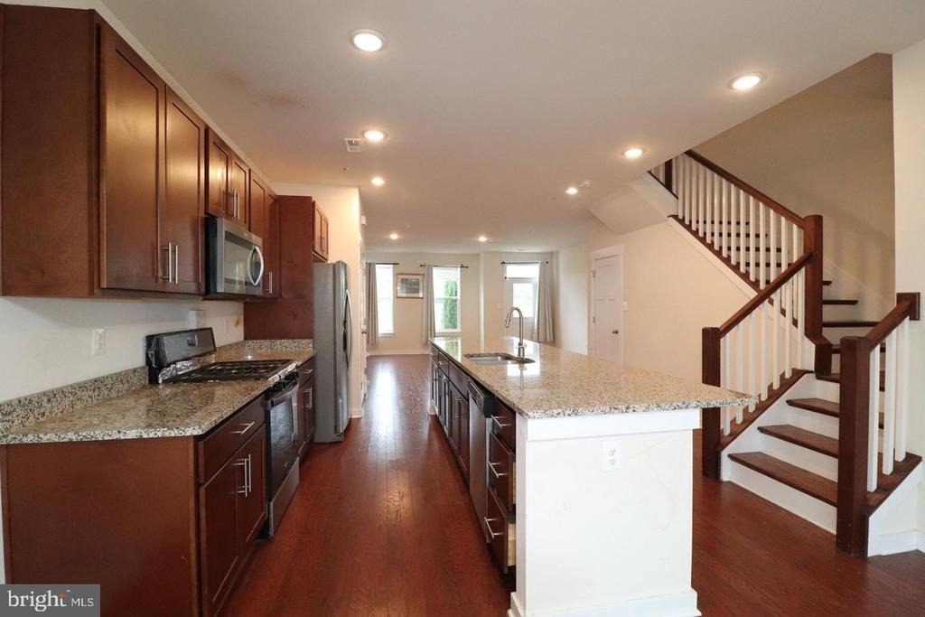 414 Waverley - Photo 5