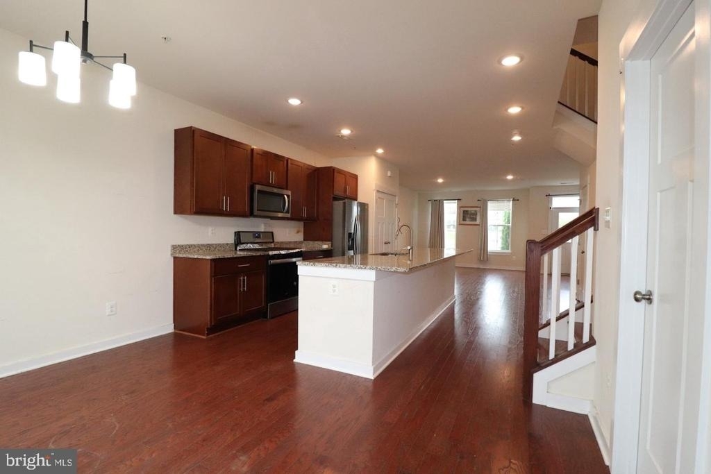 414 Waverley - Photo 10