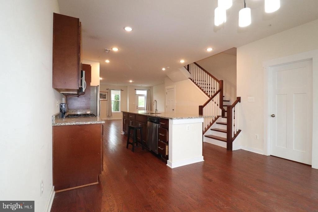 414 Waverley - Photo 12
