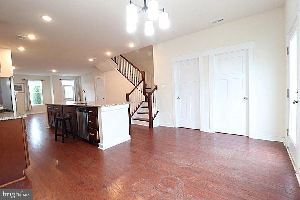 414 Waverley - Photo 11