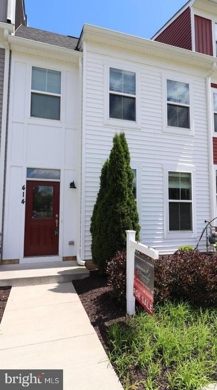 414 Waverley - Photo 1