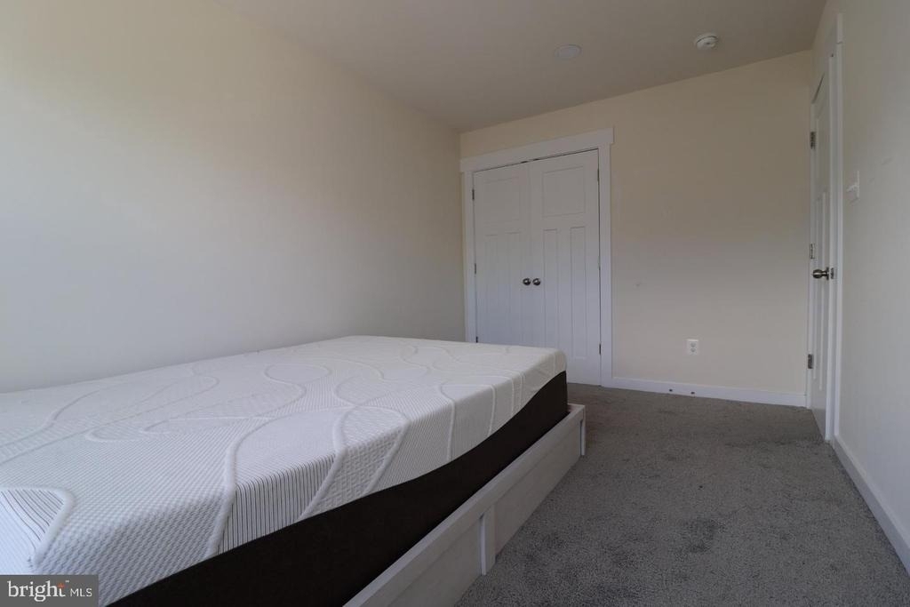 414 Waverley - Photo 23