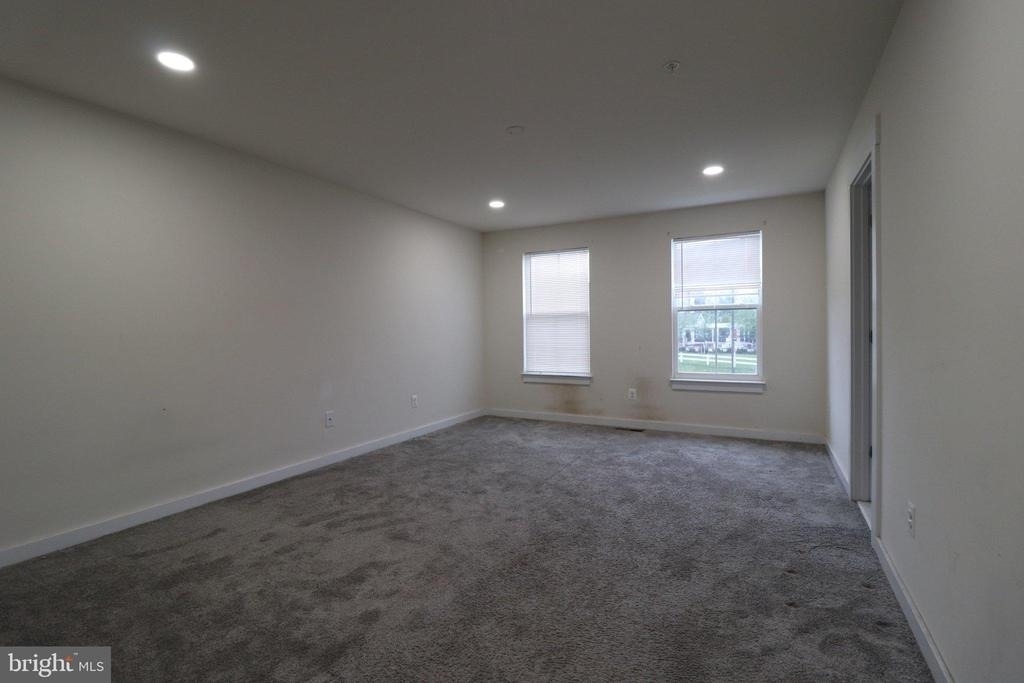 414 Waverley - Photo 18