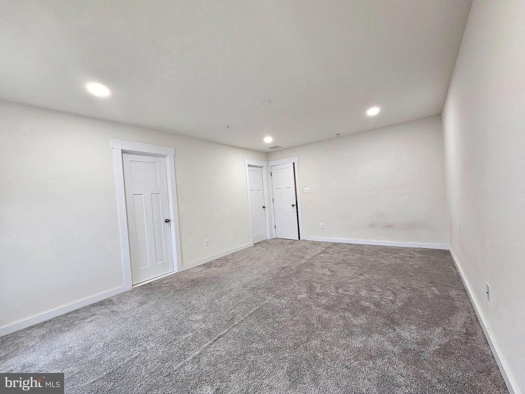 414 Waverley - Photo 17