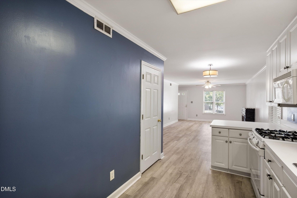 2306 Stafford Avenue - Photo 11