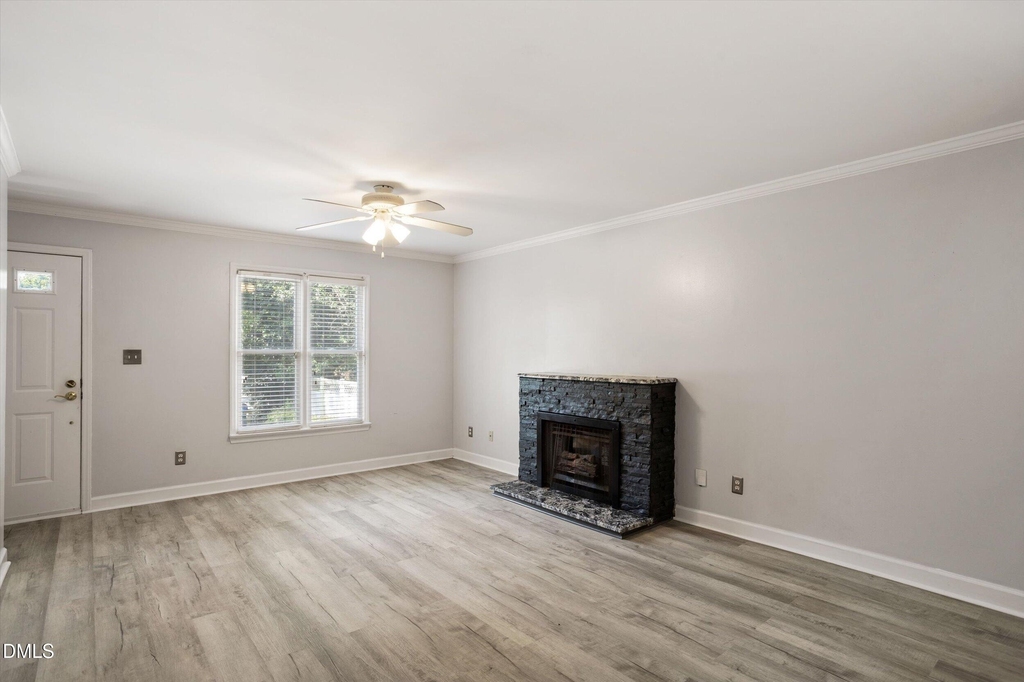 2306 Stafford Avenue - Photo 6